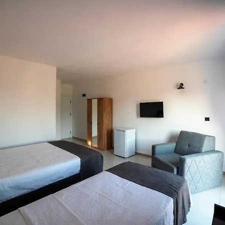 Imbrossa Hotel *